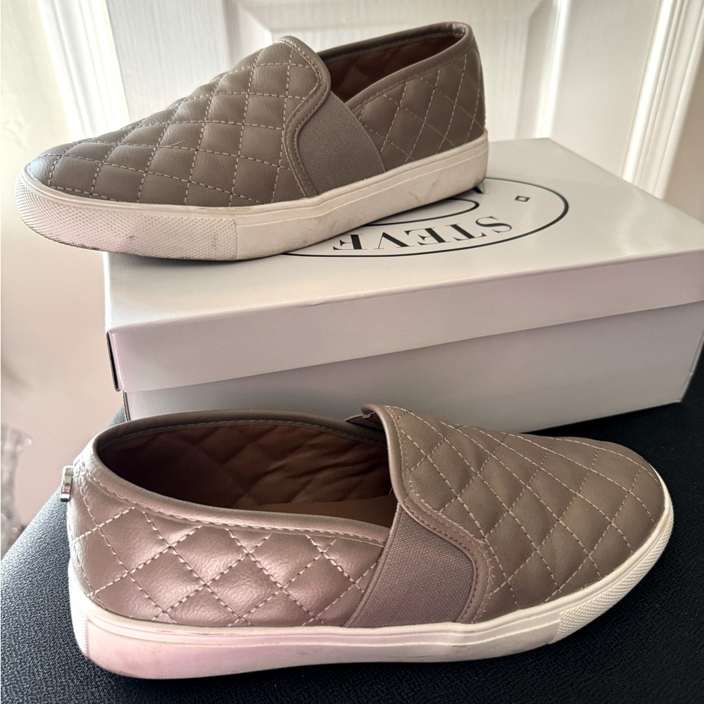 EUC Steve Madden Tan Slip On Sneakers in Size 7